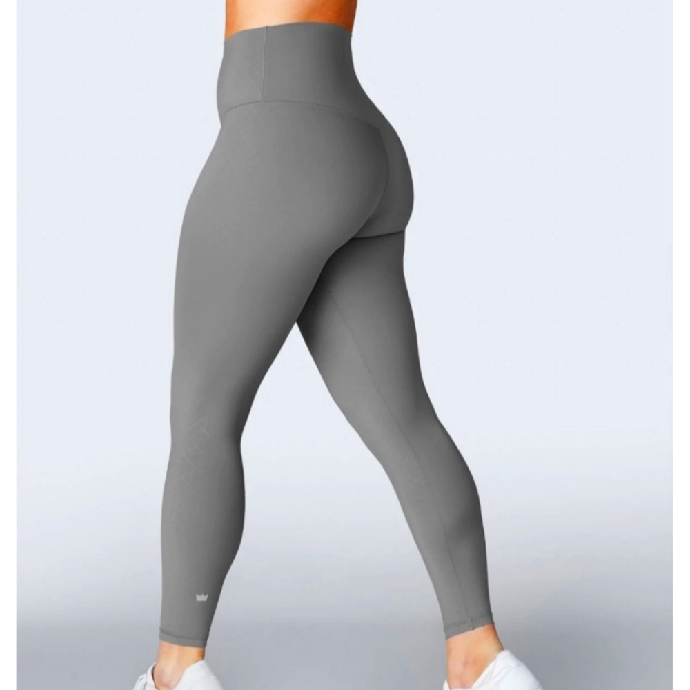 NWT SheFit Boss Leggings Medium